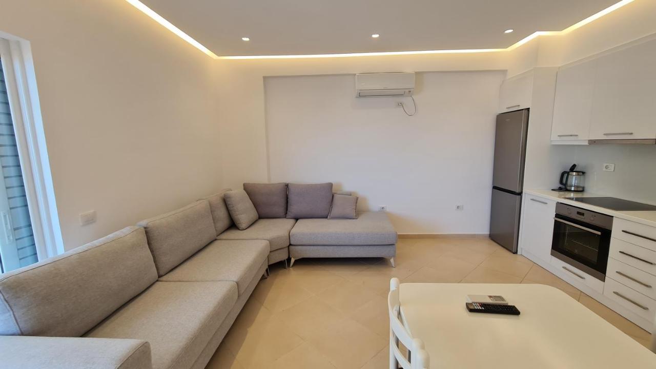 Sea And City View Apartment Sarande Exterior photo